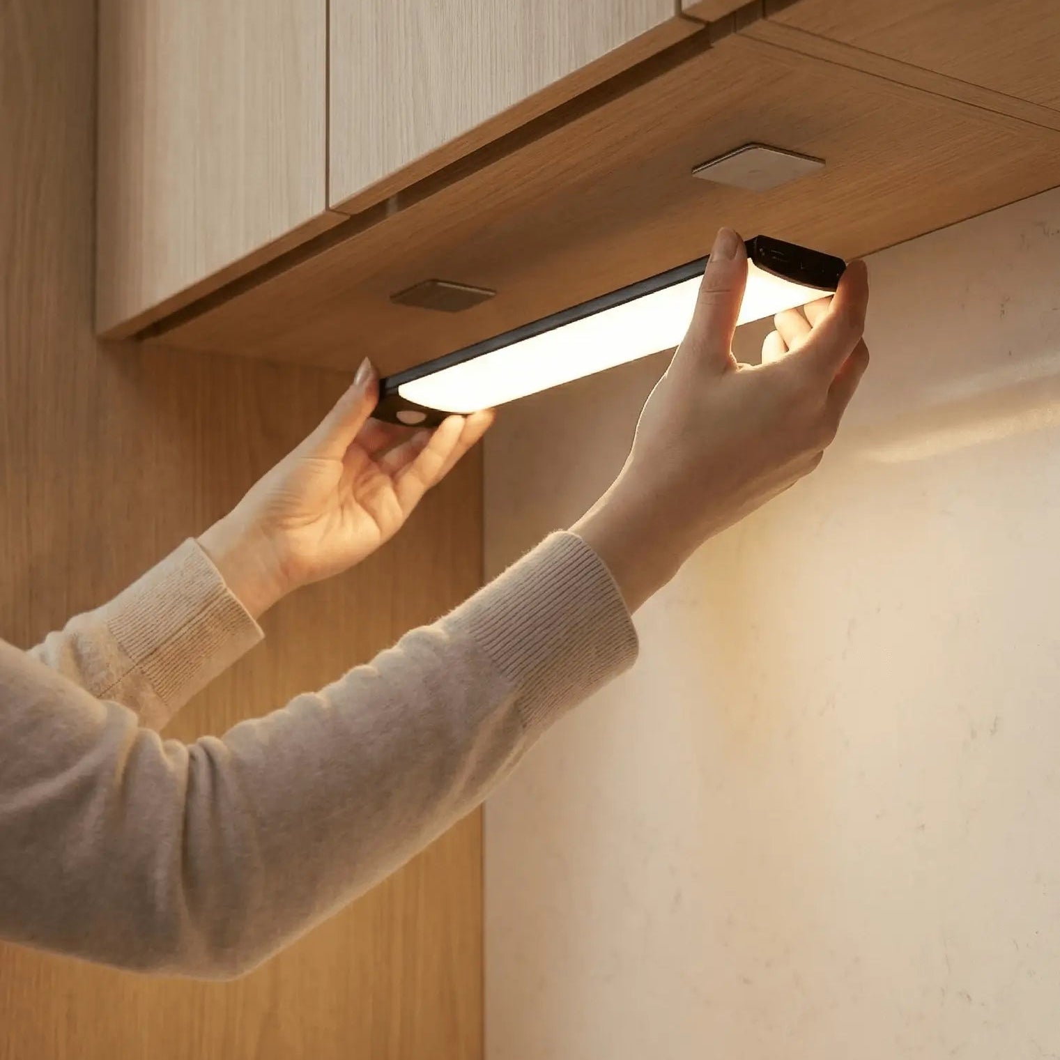 Navia-Lum — La lumière intelligente sans fil pour cuisine mieux éclairée et plus moderne